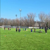giovanissimi calciatori in partita sul nuovo campo sintetico di via Alberto Mario
