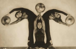 Arthur Benda Danza con dischi oro